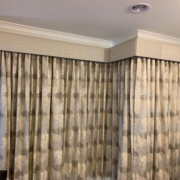 Pelmet with Curtains 4